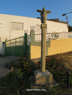 STONE CROSSES OF CORUXO, OIA AND SAIÁNS