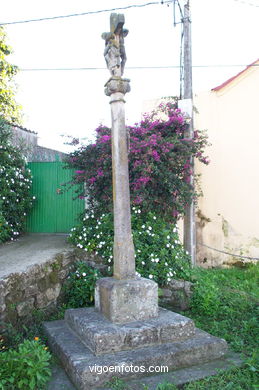 STONE CROSSES OF CORUXO, OIA AND SAIÁNS