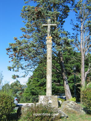 STONE CROSSES OF TEIS AND LAVADORES