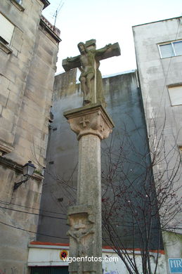 CENTER OF CITY STONE CROSSES 