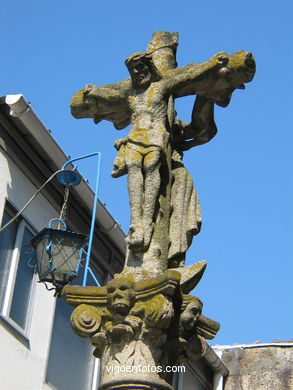 CENTER OF CITY STONE CROSSES 