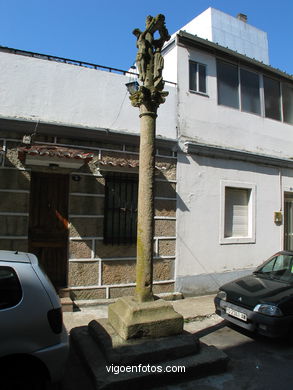 CENTER OF CITY STONE CROSSES 