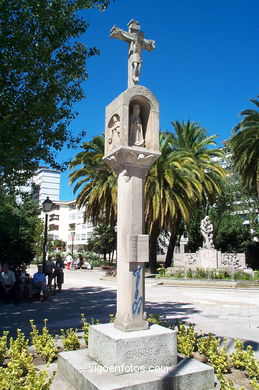 CENTER OF CITY STONE CROSSES 