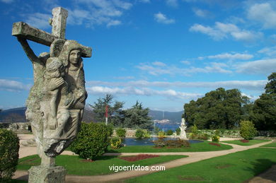 CENTER OF CITY STONE CROSSES 