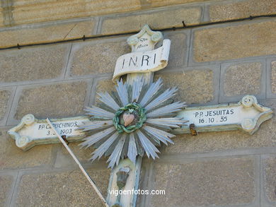 IGLESIA DE SAN ANDRÉS DE COMESAÑA