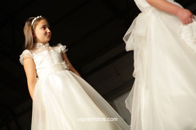 VESTIDOS DE COMUNIÓN. COMUNIONES COLECCIÓN 2009. PASARELA HAPPY NOVIAS