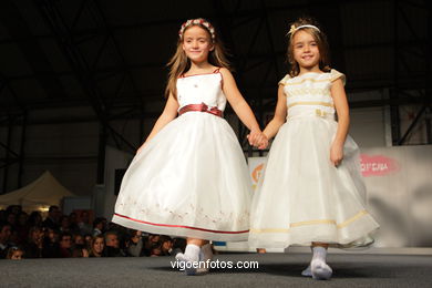 VESTIDOS DE ARRAS. CASAMENTOS. COLEÇÃO 2009. PASSARELA HAPPY NOIVAS. CASAMENTOS