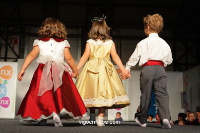 VESTIDOS DE ARRAS. CASAMENTOS. COLEÇÃO 2009. PASSARELA HAPPY NOIVAS. CASAMENTOS