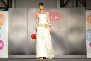 WEDDING DRESSES. BRIDAL GOWN. COLLECTION 2008. RUNWAY FASHION