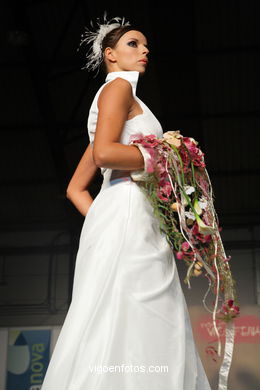 WEDDING DRESSES. BRIDAL GOWN. COLLECTION 2008. RUNWAY FASHION