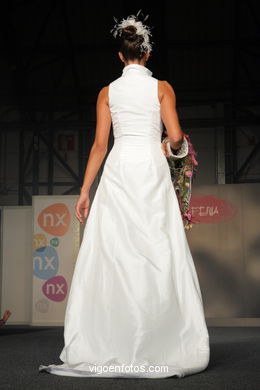 WEDDING DRESSES. BRIDAL GOWN. COLLECTION 2008. RUNWAY FASHION