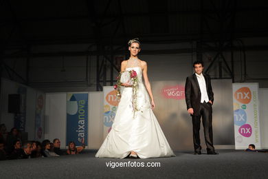 WEDDING DRESSES. BRIDAL GOWN. COLLECTION 2008. RUNWAY FASHION