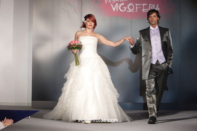 WEDDING DRESSES. BRIDAL GOWN. NUPTIAL COLLECTION  2008. RUNWAY FASHION