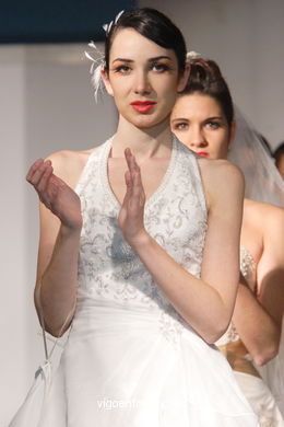 WEDDING DRESSES. BRIDAL GOWN. NUPTIAL COLLECTION  2008. RUNWAY FASHION