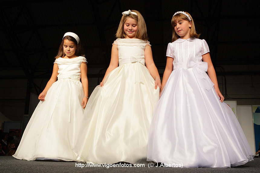 FOTOS DE VESTIDOS DE COMUNIÓN. COLECCIÓN 2009. PASARELA HAPPY NOVIAS - VIGO. GALICIA