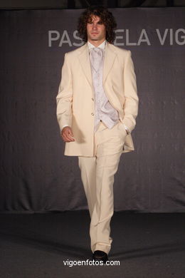 WEDDING DRESSES. COLLECTION 2008. RUNWAY FASHION