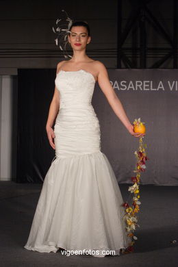 WEDDING DRESSES. COLLECTION 2008. RUNWAY FASHION