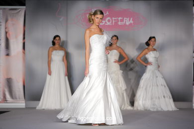 WEDDING DRESSES. COLLECTION 2010. RUNWAY FASHION