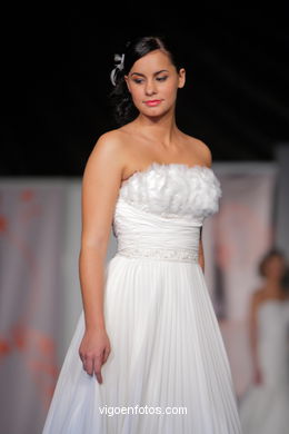 WEDDING DRESSES. COLLECTION 2010. RUNWAY FASHION