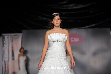 WEDDING DRESSES. COLLECTION 2010. RUNWAY FASHION