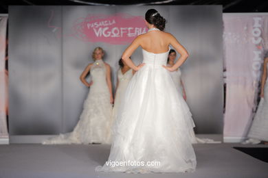 WEDDING DRESSES. COLLECTION 2010. RUNWAY FASHION. ROSA CLARÁ