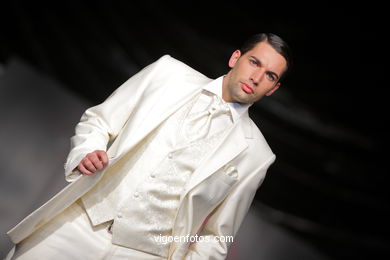 MEN'S DRESS: GROOM GROOMSMEN 2010