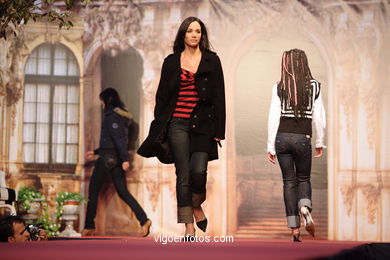 PASARELA DE MODA 2006 PASO A PASO. 