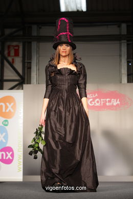 AIME LA VIE. DISEÑADOR: JOANA DIESTRE REDONDO. RUNWAY FASHION OF YOUNG FASHION DESIGNER 2008 - VIGOFERIA