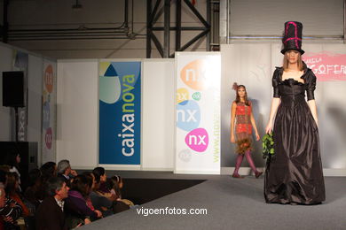 AIME LA VIE. DISEÑADOR: JOANA DIESTRE REDONDO. PASARELA DE MODA JÓVENES DISEÑADORES 2008 - VIGOFERIA