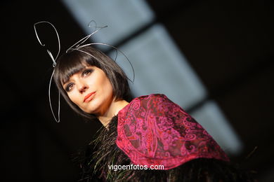 ALUNIZAJE. DISEÑADOR: YVONNE LOPEZ POBLACION. PASARELA DE MODA JÓVENES DISEÑADORES 2008 - VIGOFERIA