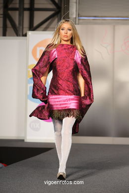 ALUNIZAJE. DISEÑADOR: YVONNE LOPEZ POBLACION. RUNWAY FASHION OF YOUNG FASHION DESIGNER 2008 - VIGOFERIA