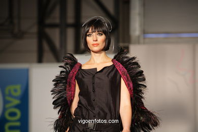 ALUNIZAJE. DISEÑADOR: YVONNE LOPEZ POBLACION. PASARELA DE MODA JÓVENES DISEÑADORES 2008 - VIGOFERIA