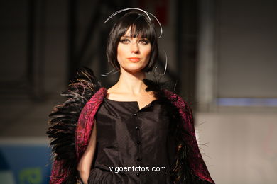 ALUNIZAJE. DISEÑADOR: YVONNE LOPEZ POBLACION. RUNWAY FASHION OF YOUNG FASHION DESIGNER 2008 - VIGOFERIA