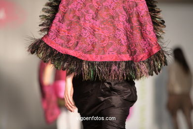 ALUNIZAJE. DISEÑADOR: YVONNE LOPEZ POBLACION. RUNWAY FASHION OF YOUNG FASHION DESIGNER 2008 - VIGOFERIA