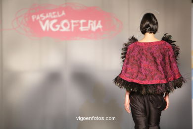 ALUNIZAJE. DESENHADOR: YVONNE LOPEZ POBLACION. PASSARELA DE MODA JOVENS DESENHADORES 2008 - VIGOFERIA