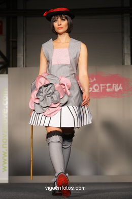 BASTON Y BOMBIN. DISEÑADOR: AIORA GANUZA GARCIA. RUNWAY FASHION OF YOUNG FASHION DESIGNER 2008 - VIGOFERIA