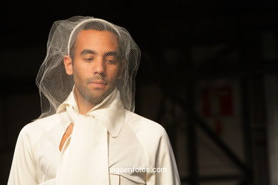 FUXYON. DISEÑADOR: GRUPO BOMANTICA - BEATRIZ OLAZABAL RODRIGUEZ Y DANIEL GARCIA. PASARELA DE MODA JÓVENES DISEÑADORES 2008 - VIGOFERIA