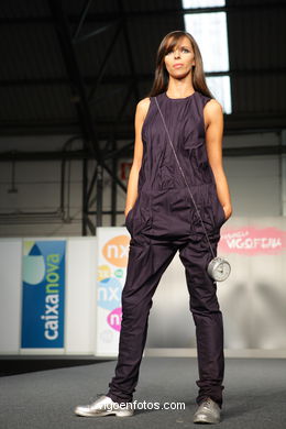 HUMAN BEHAVIOUR. DISEÑADOR: MARA INDIO.RUNWAY FASHION OF YOUNG FASHION DESIGNER 2008 - VIGOFERIA