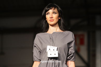 HUMAN BEHAVIOUR. DISEÑADOR: MARA INDIO. PASARELA DE MODA JÓVENES DISEÑADORES 2008 - VIGOFERIA