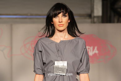 HUMAN BEHAVIOUR. DISEÑADOR: MARA INDIO.RUNWAY FASHION OF YOUNG FASHION DESIGNER 2008 - VIGOFERIA