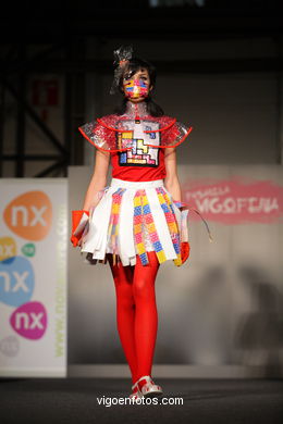 JUGUSEANDO. DISEÑADOR: NAHIA IRIARTE OZKARIZ. RUNWAY FASHION OF YOUNG FASHION DESIGNER 2008 - VIGOFERIA