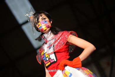 JUGUSEANDO. DISEÑADOR: NAHIA IRIARTE OZKARIZ. PASARELA DE MODA JÓVENES DISEÑADORES 2008 - VIGOFERIA