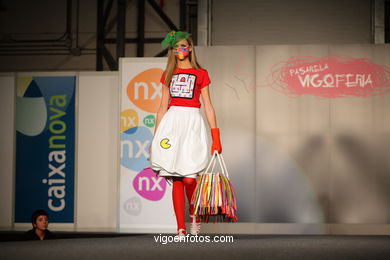 JUGUSEANDO. DISEÑADOR: NAHIA IRIARTE OZKARIZ. RUNWAY FASHION OF YOUNG FASHION DESIGNER 2008 - VIGOFERIA