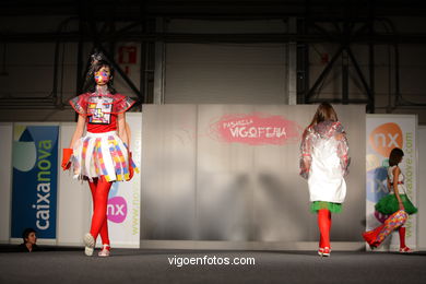 JUGUSEANDO. DISEÑADOR: NAHIA IRIARTE OZKARIZ. RUNWAY FASHION OF YOUNG FASHION DESIGNER 2008 - VIGOFERIA