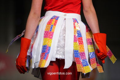 JUGUSEANDO. DISEÑADOR: NAHIA IRIARTE OZKARIZ. RUNWAY FASHION OF YOUNG FASHION DESIGNER 2008 - VIGOFERIA