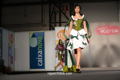 KATTALIN. DISEÑADOR: KATTALIN MARIN APARICIO. PASARELA DE MODA JÓVENES DISEÑADORES 2008 - VIGOFERIA