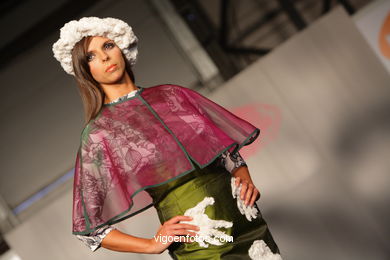 KATTALIN. DISEÑADOR: KATTALIN MARIN APARICIO. RUNWAY FASHION OF YOUNG FASHION DESIGNER 2008 - VIGOFERIA