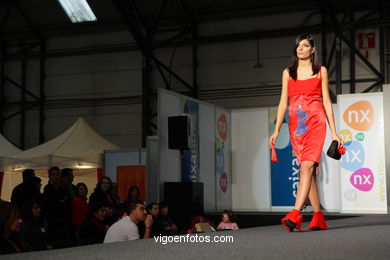 NOCHES EN JAPON. DISEÑADOR: Mª DEL CARMEN PEREZ COSTAS. PASARELA DE MODA JÓVENES DISEÑADORES 2008 - VIGOFERIA