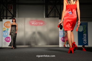 NOCHES EN JAPON. DISEÑADOR: Mª DEL CARMEN PEREZ COSTAS. PASARELA DE MODA JÓVENES DISEÑADORES 2008 - VIGOFERIA