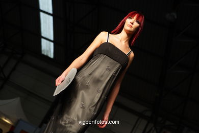 NOCHES EN JAPON. DISEÑADOR: Mª DEL CARMEN PEREZ COSTAS. RUNWAY FASHION OF YOUNG FASHION DESIGNER 2008 - VIGOFERIA